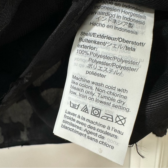 Madewell Black Floral Jacquard Side Tie Wrap Top, Size Medium - Picture 9 of 10